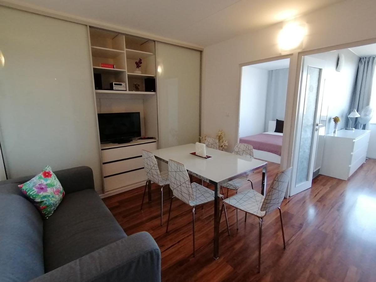 Golden Family Apartments Praha Bagian luar foto