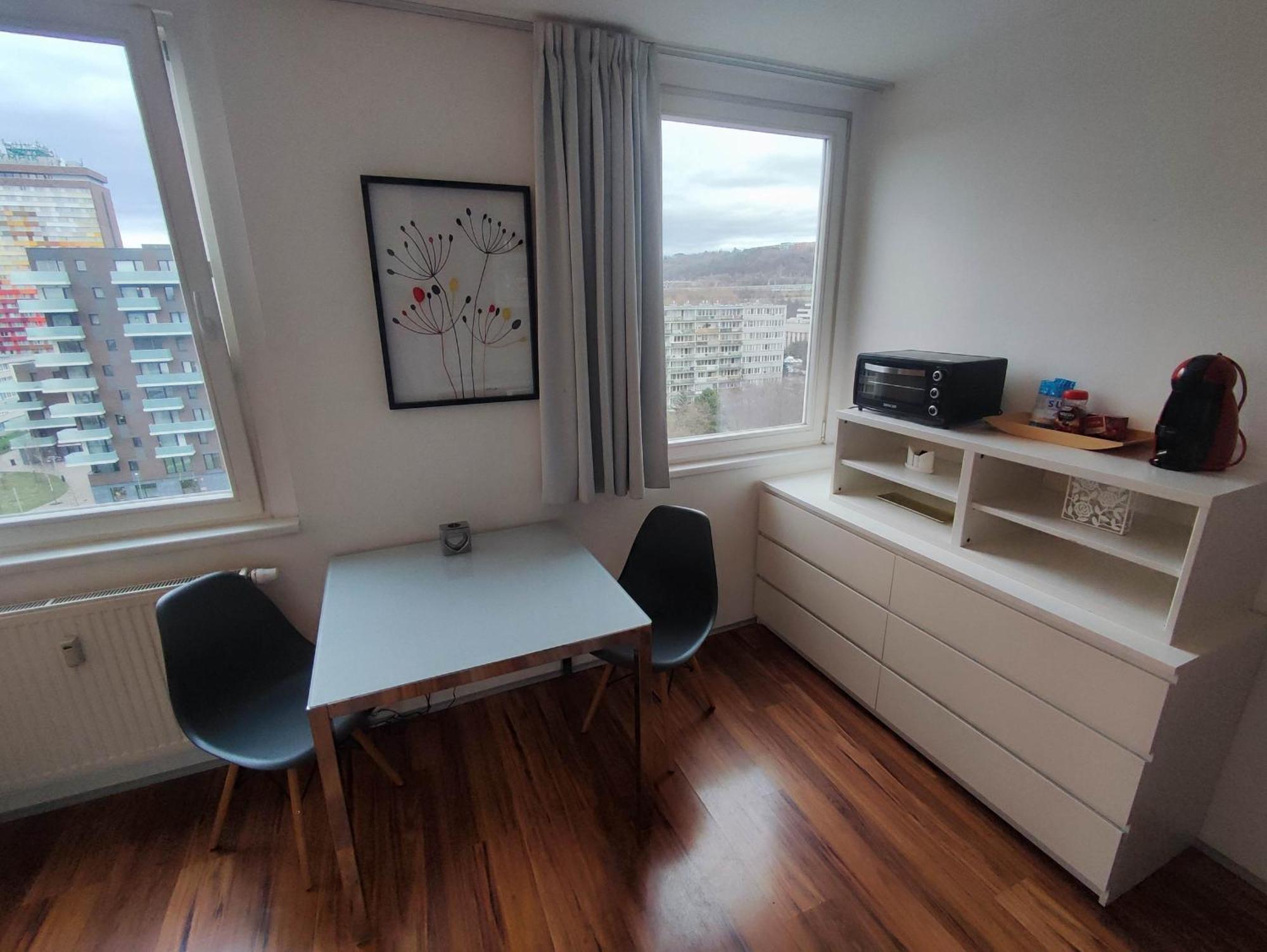 Golden Family Apartments Praha Bagian luar foto