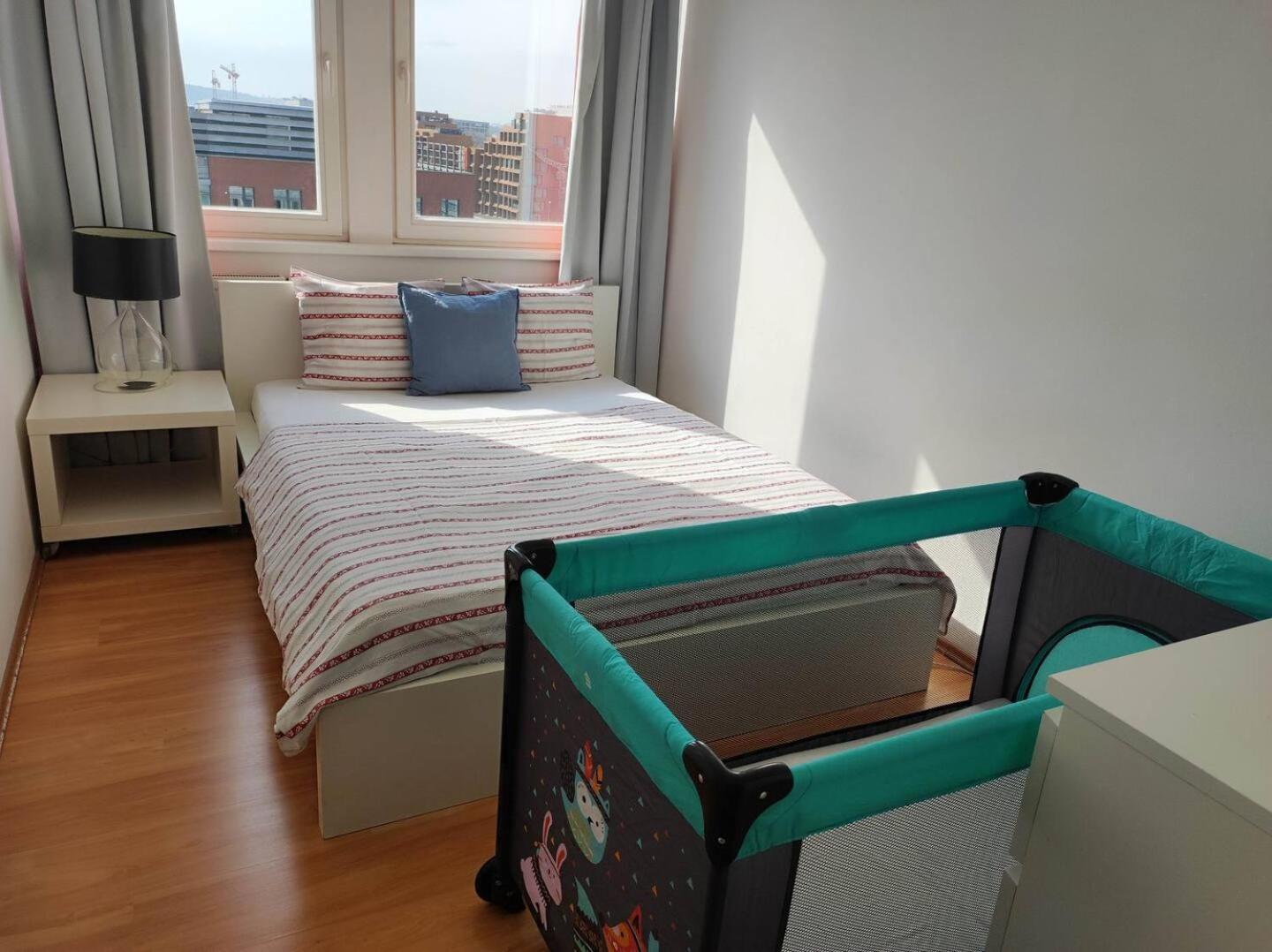 Golden Family Apartments Praha Bagian luar foto