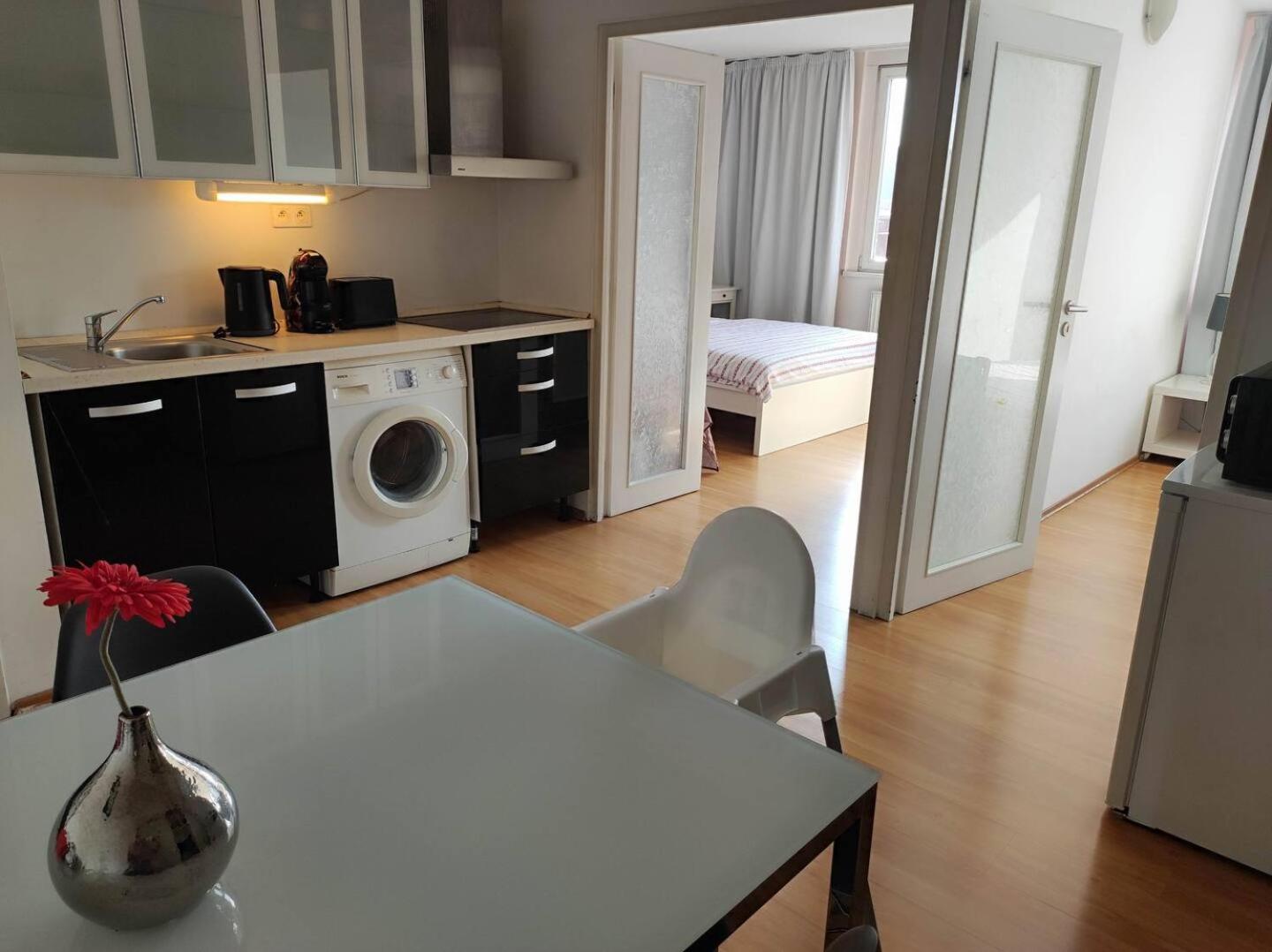 Golden Family Apartments Praha Bagian luar foto