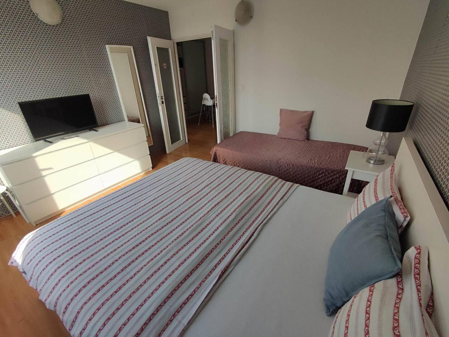 Golden Family Apartments Praha Bagian luar foto