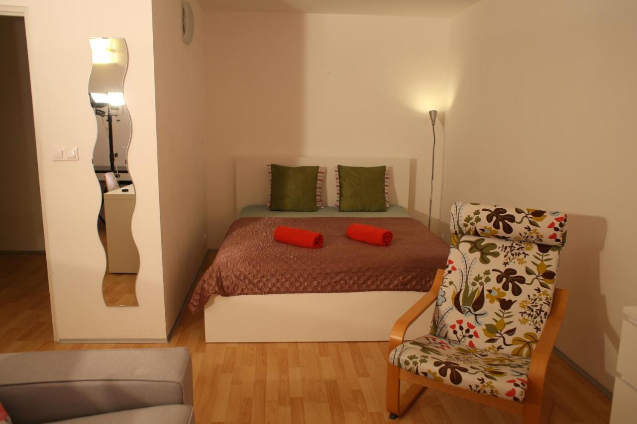 Golden Family Apartments Praha Bagian luar foto