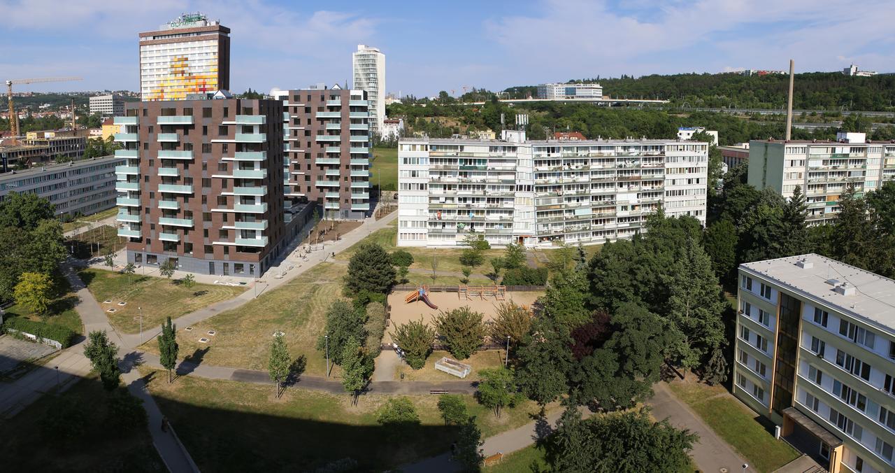 Golden Family Apartments Praha Bagian luar foto