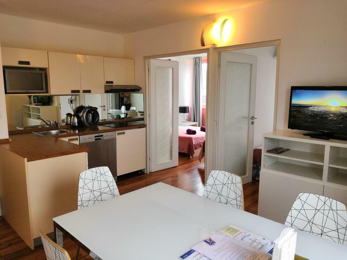Golden Family Apartments Praha Bagian luar foto